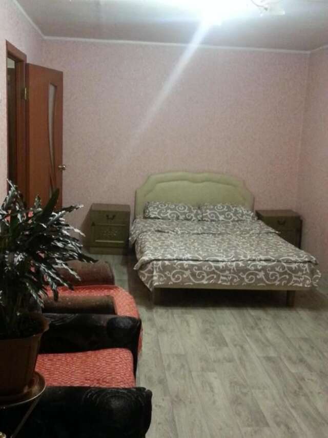 Апартаменты удобное месторасположение,всегда чисто Славянск-12